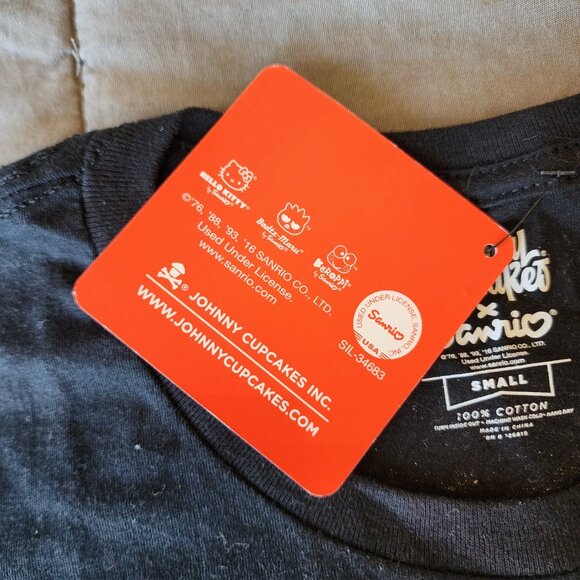 Hello Kitty × Johnny Cupcakes T-Shirt NWT - Small - Picture 3 of 4